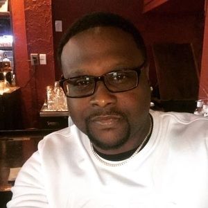 Meet your Posher, Derrick